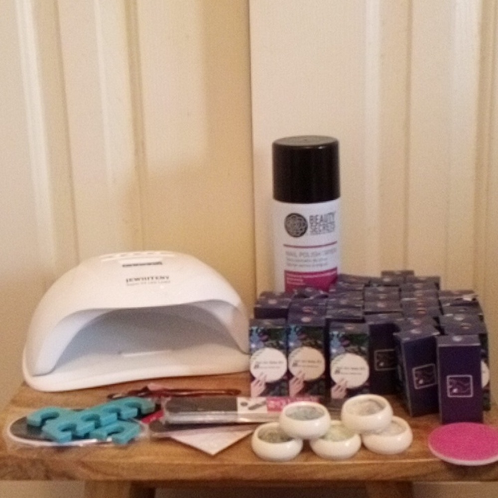 💙 Nail kit with LED Dryer 20+ colors included